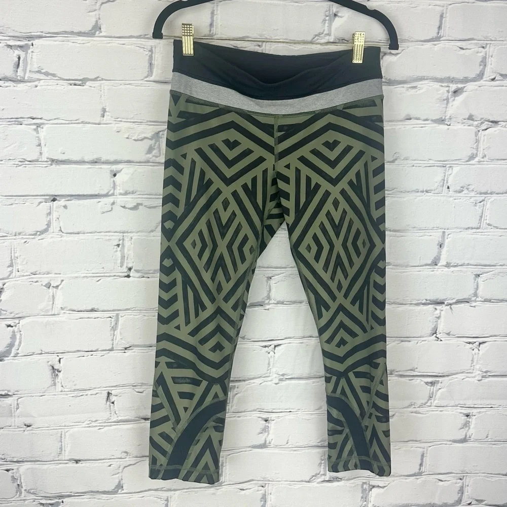 lululemon athletica excellent preowned